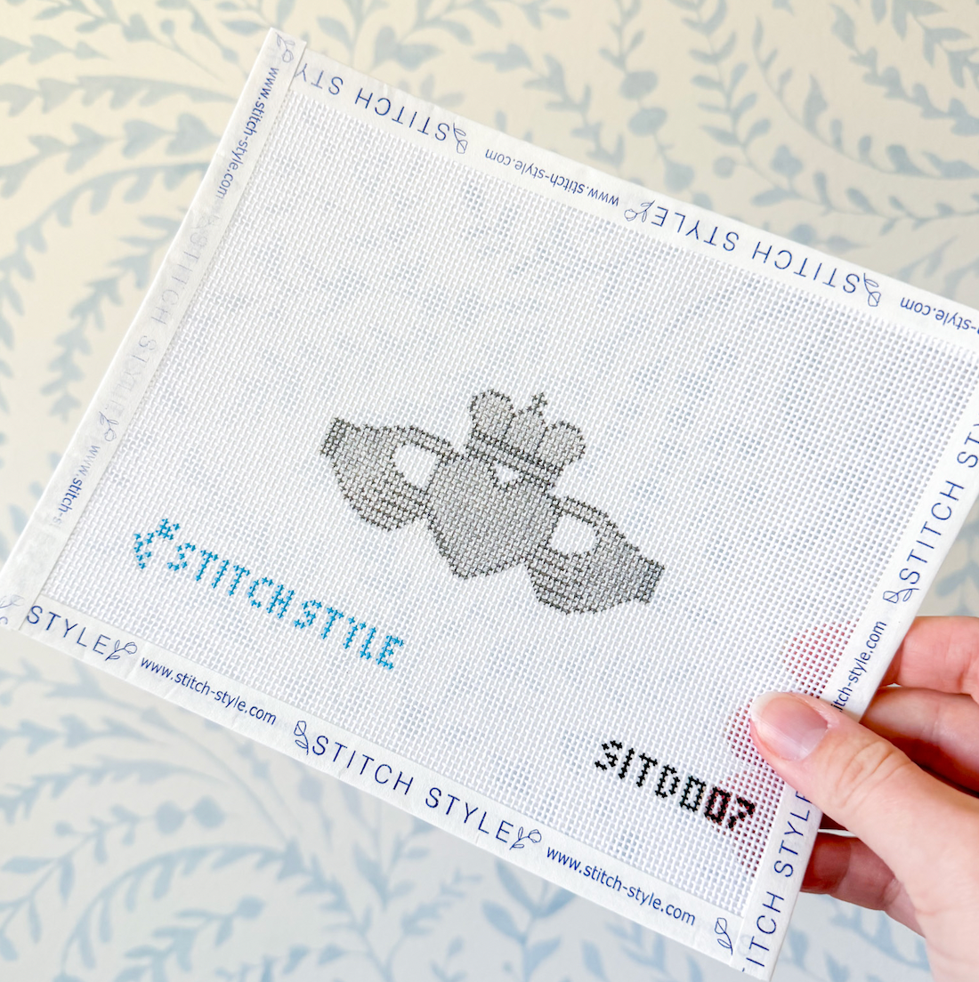 Silver Claddagh Ring 18 mesh Needlepoint Canvas